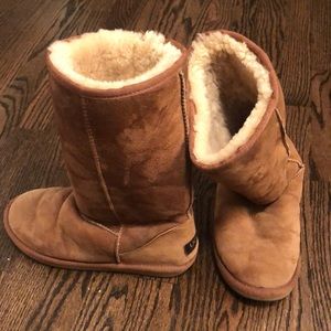 Selling 4 pair of shoes